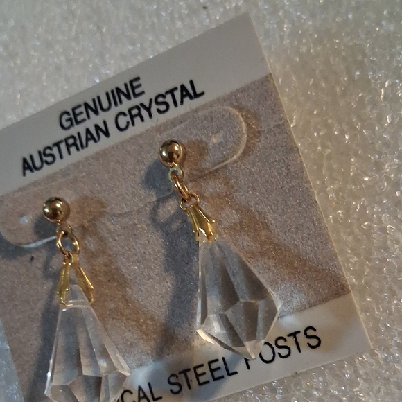 Genuine Austrain Crystal Dangle Earrings . - Picture 4 of 5